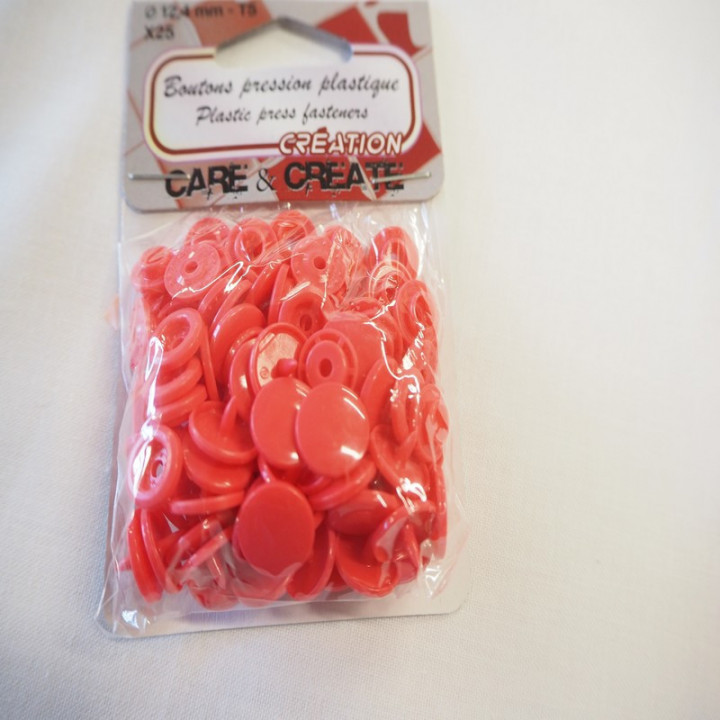 Boutons pressions plastique col:rouge