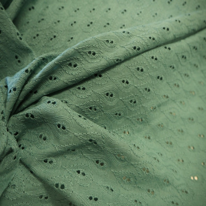 Broderie anglaise vert pâle