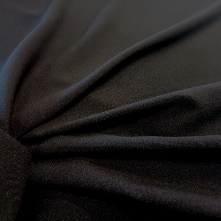 Tissu polyester noir opaque