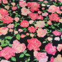 Tissu fleuri roses
